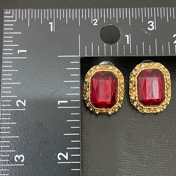 Unsigned Vintage Red Cushion Cut Red Rhinestone Ornate Gold-tone Earrings 15.7g - Picture 9 of 12